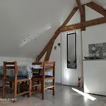 Le Clos Du Val Апартаменты Chivres-Val