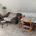 Le Clos Du Val Апартаменты *