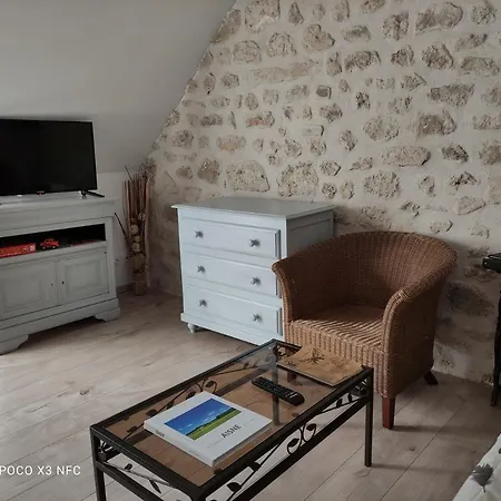 Le Clos Du Val Apartment Chivres-Val